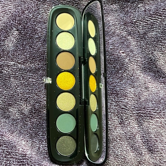 Marc Jacobs Other - Marc Jacobs 750 Edgitorial Pallet